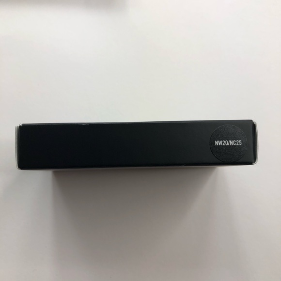 MAC Studio Finish Concealor Palette - Picture 2 of 6